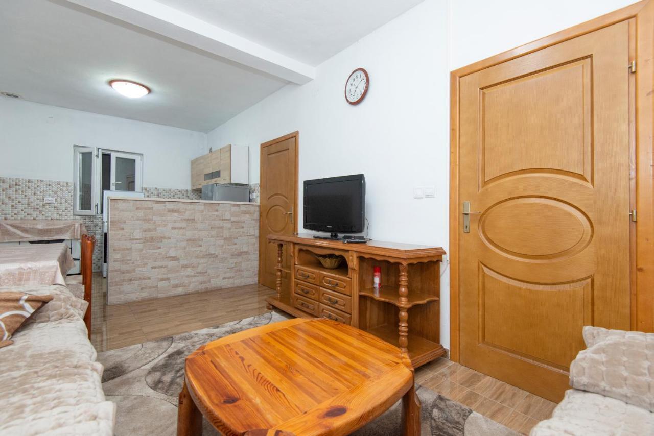 Apartment Tanja Mrcevac Buitenkant foto